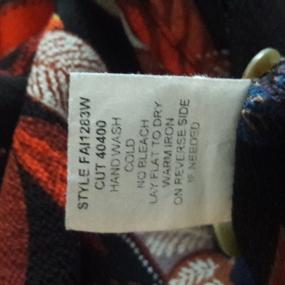 🎉2/15🎉 "Figueroa & flower" Woman's Top 1X - Picture 7 of 7